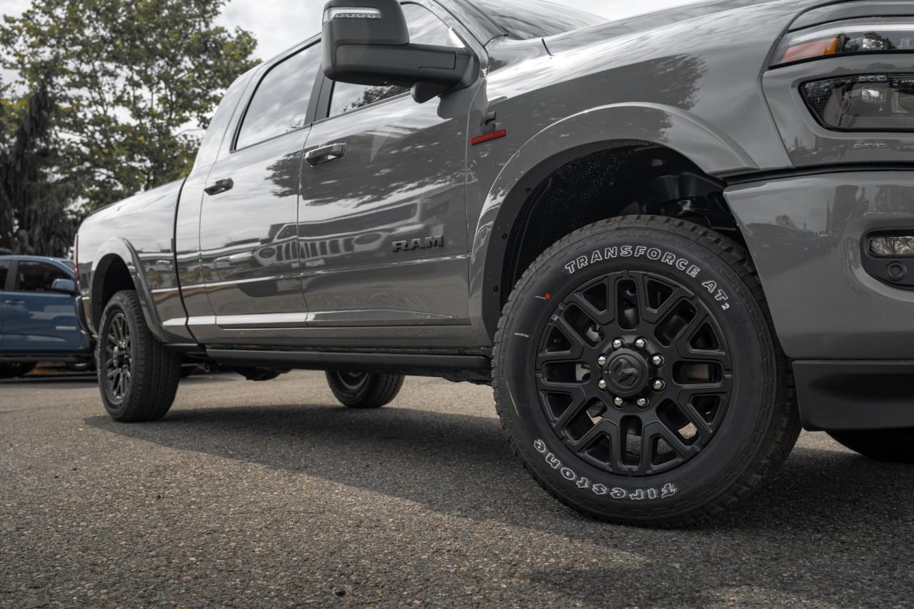 2027 RAM 3500 Limited V384802