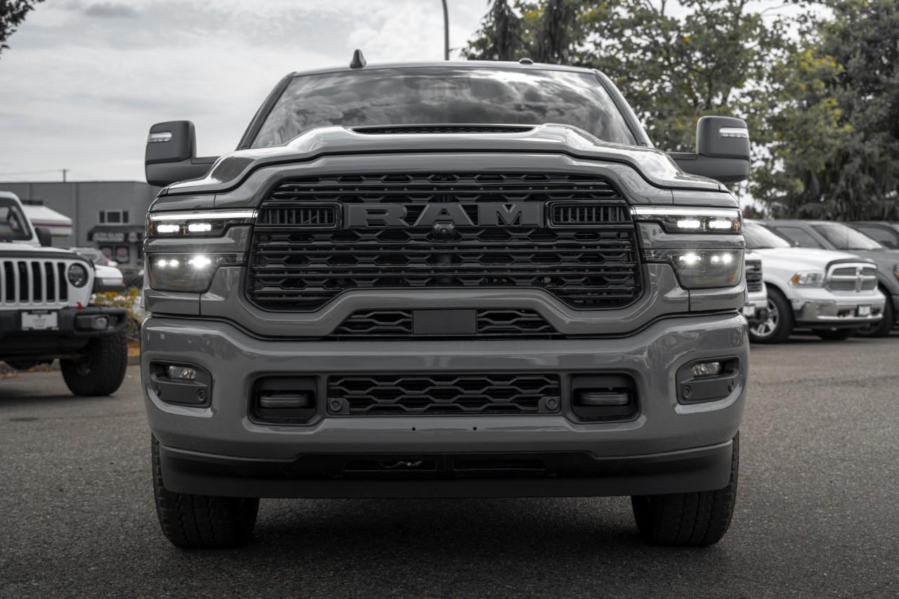 2027 RAM 3500 Limited V384802