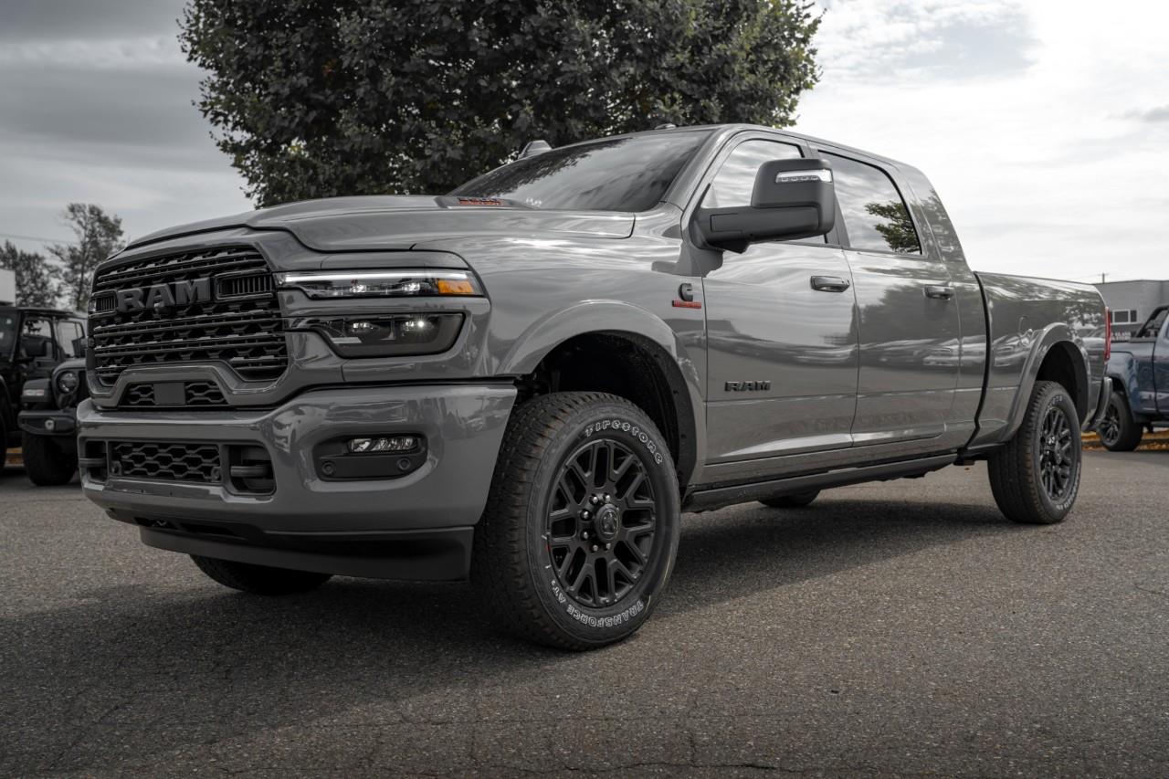2027 RAM 3500 Limited V384802