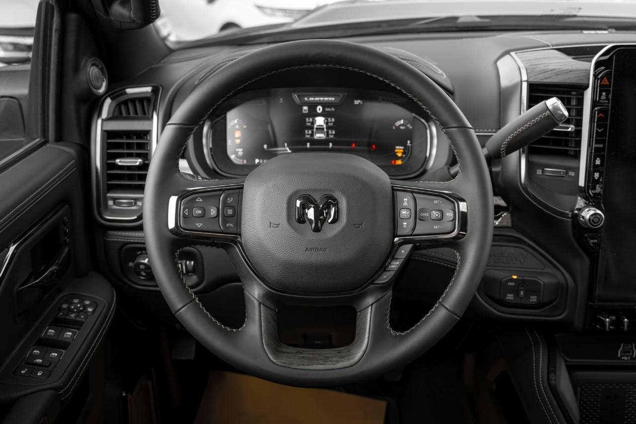 2027 RAM 3500 Limited V384802