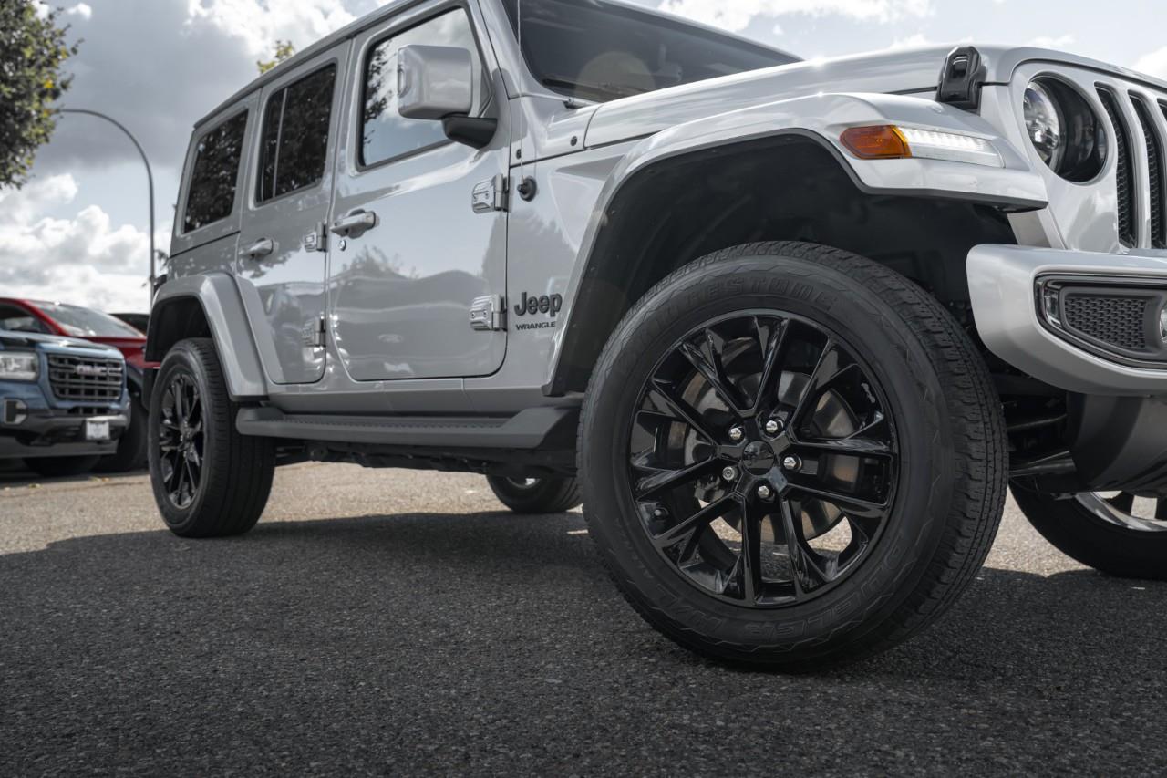 2023 Jeep Wrangler Sahara T327254A