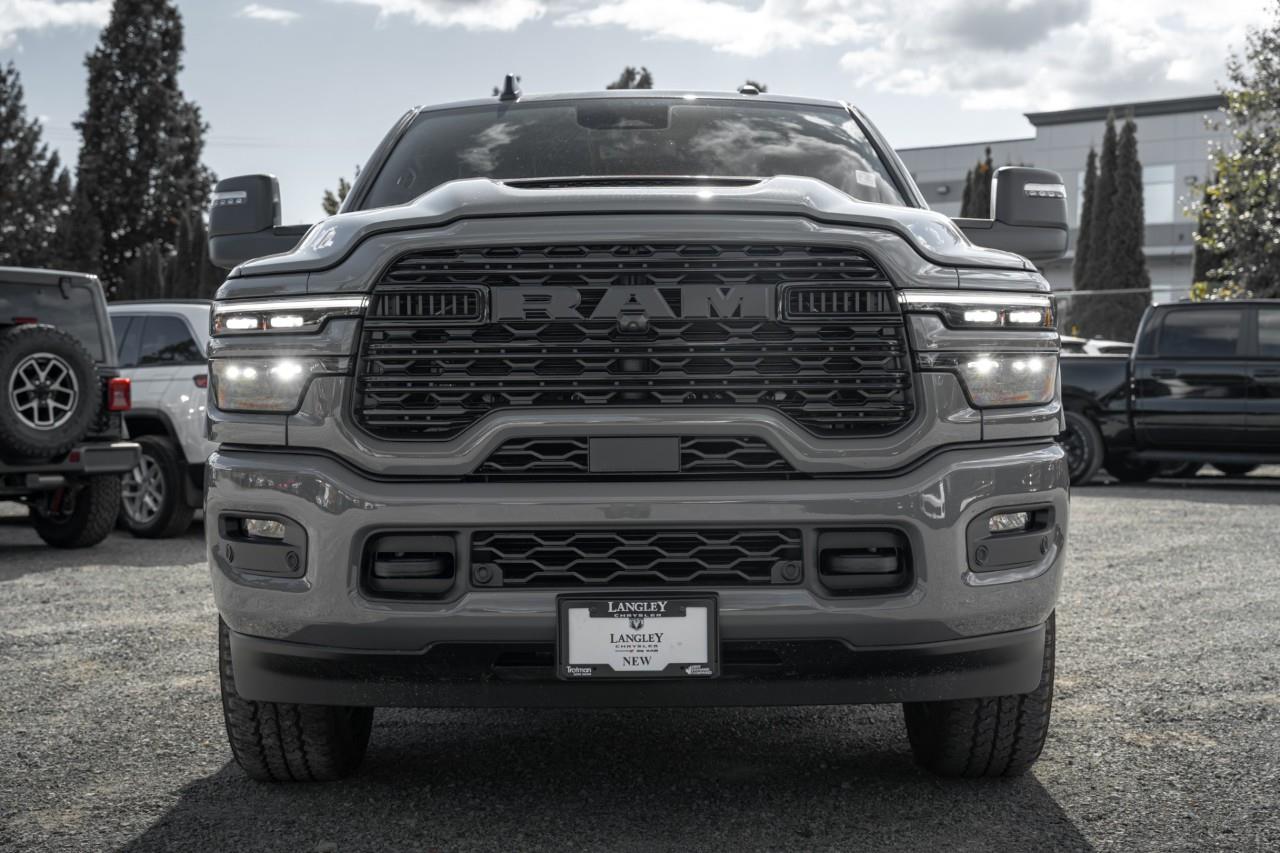 2027 RAM 3500 Limited V384803