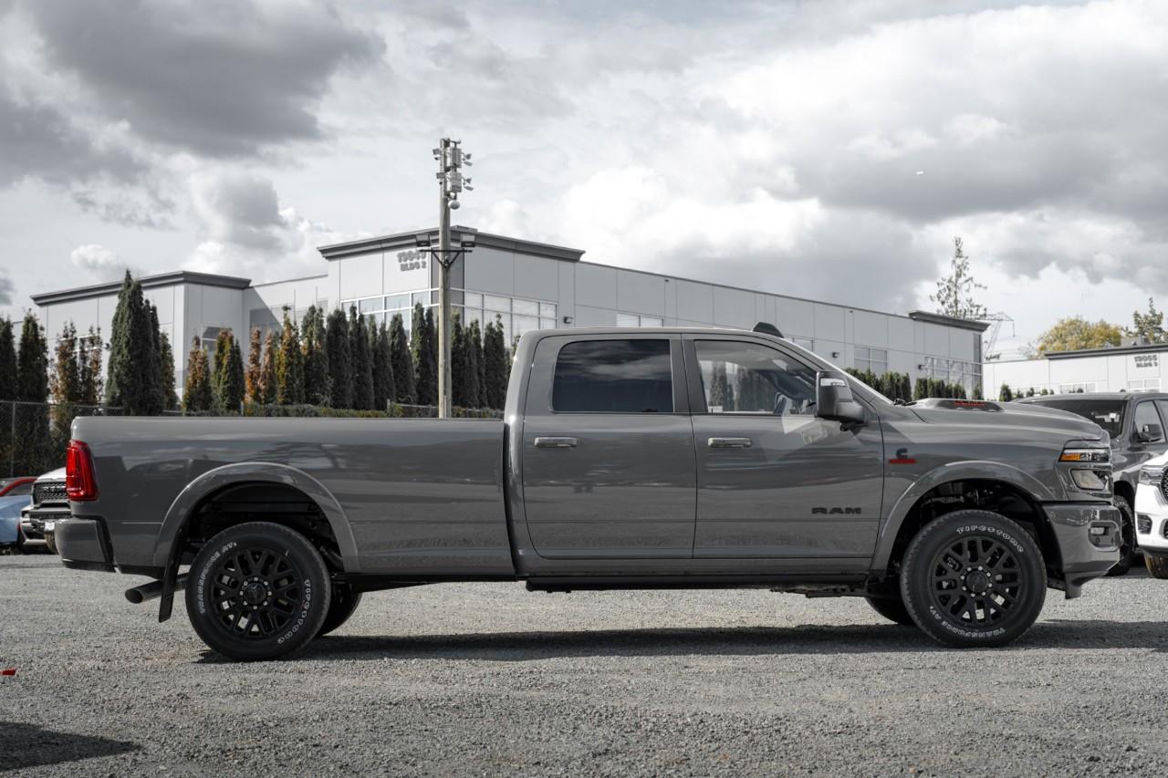 2027 RAM 3500 Limited V384803