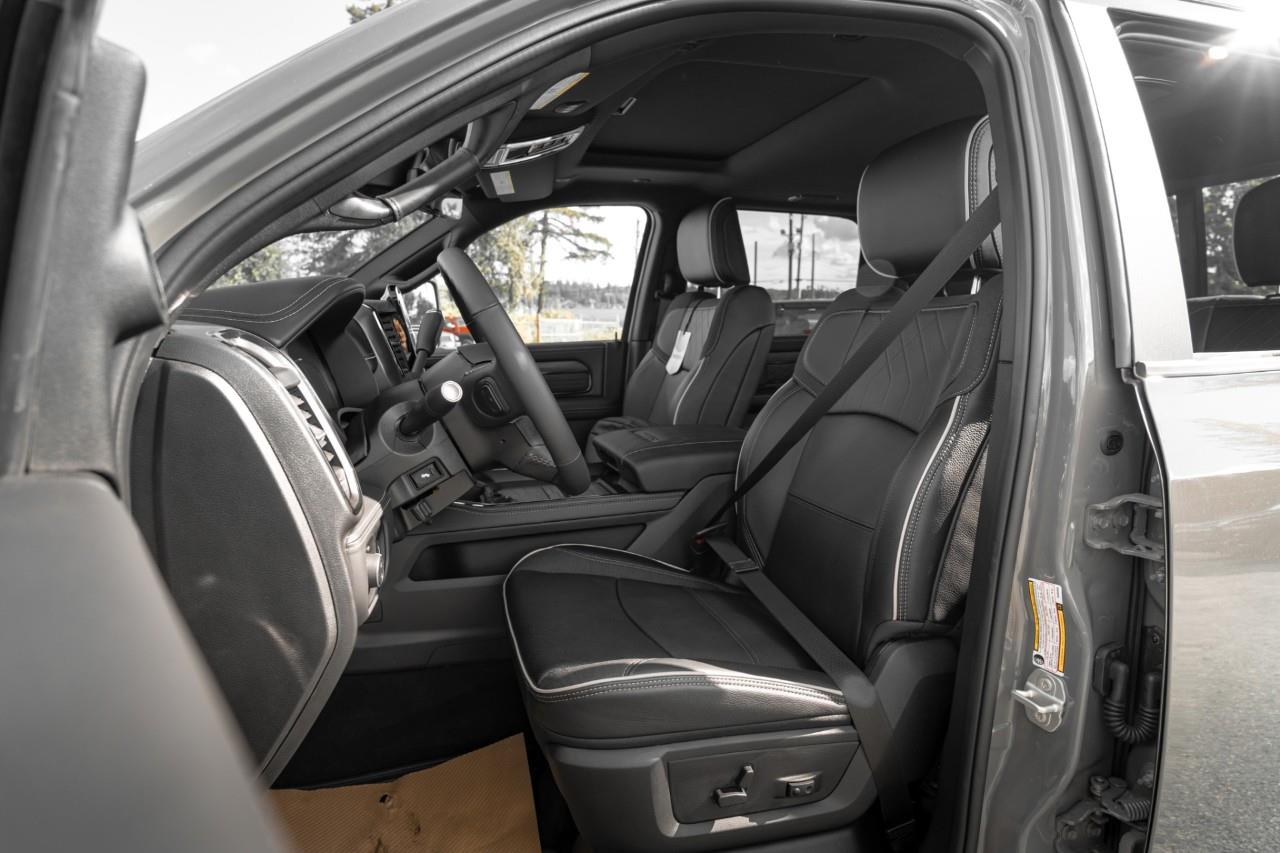 2027 RAM 3500 Limited V384803