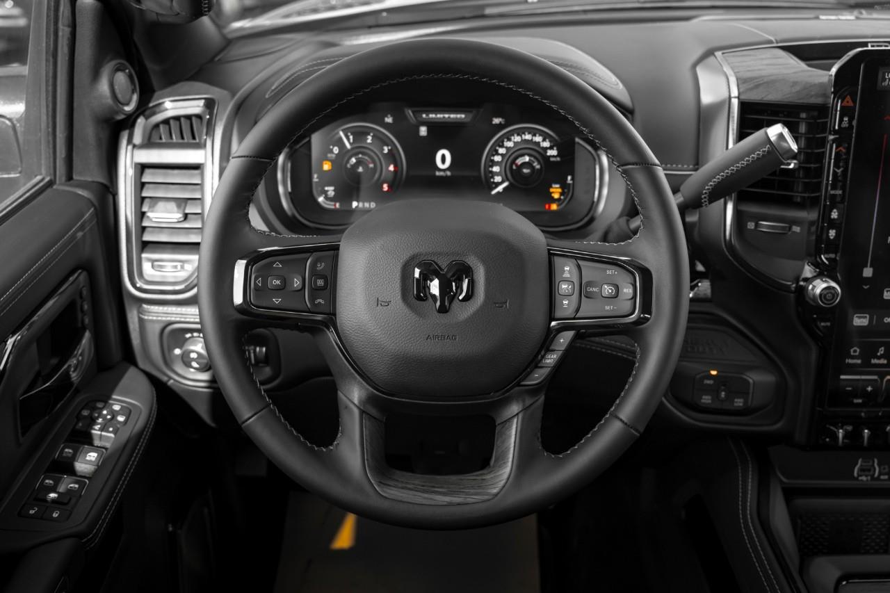 2027 RAM 3500 Limited V384803