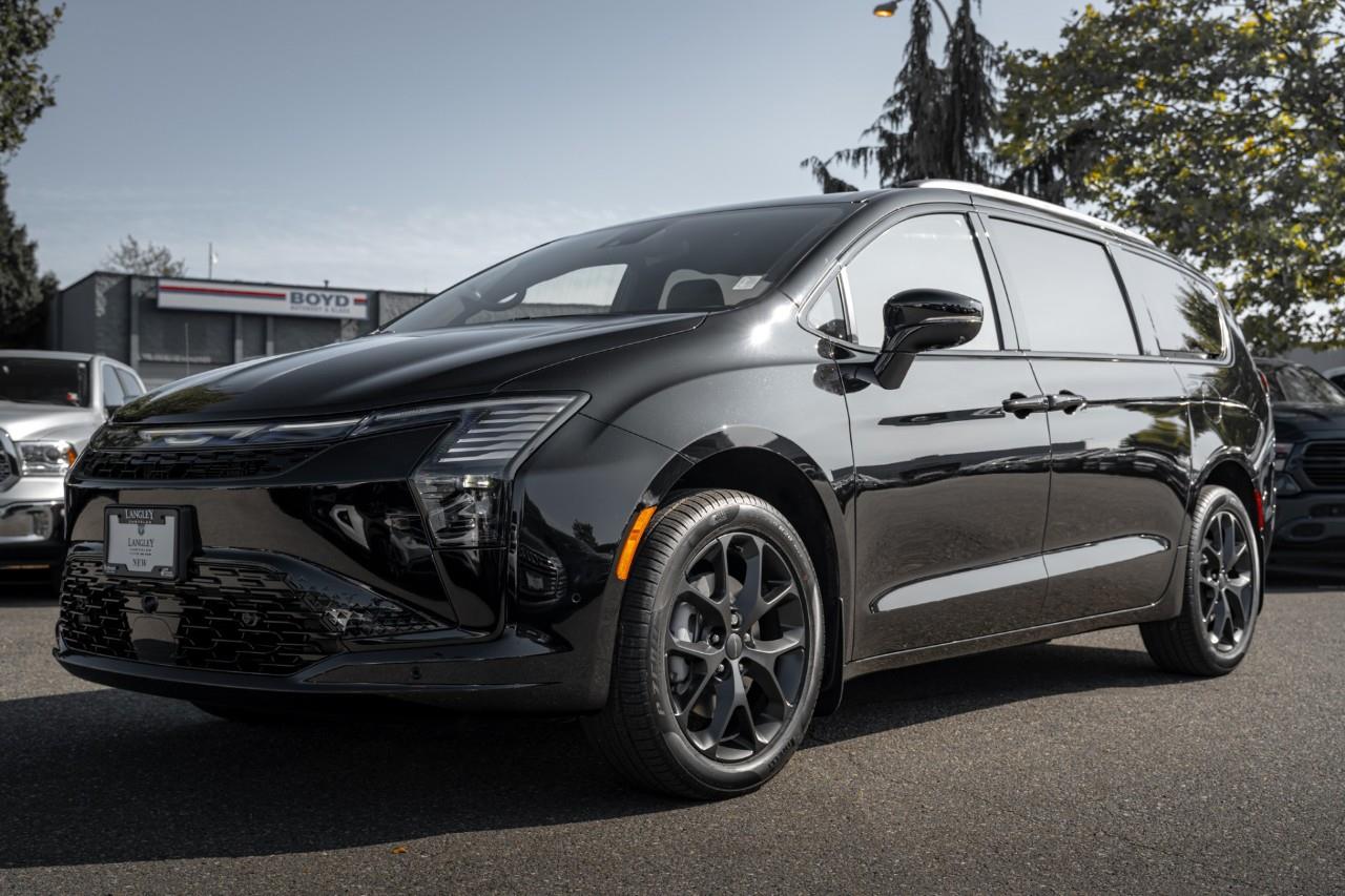 2027 Chrysler Pacifica Limited V604848