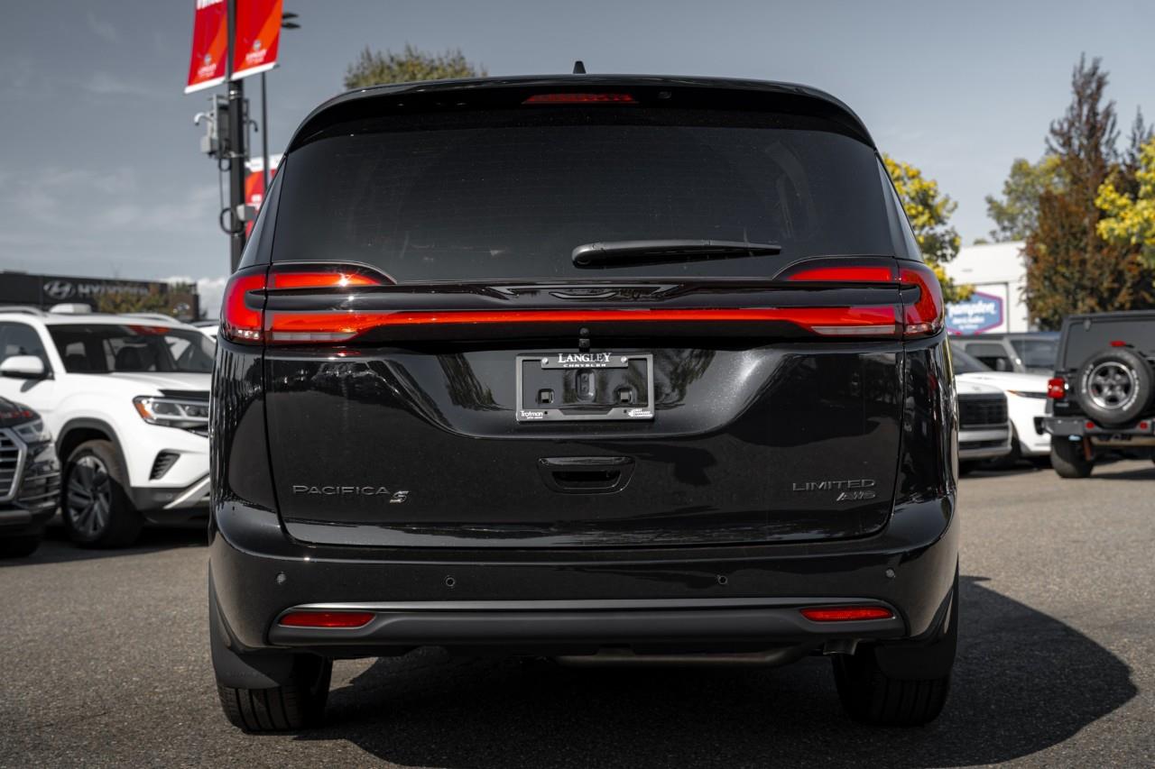 2027 Chrysler Pacifica Limited V604848