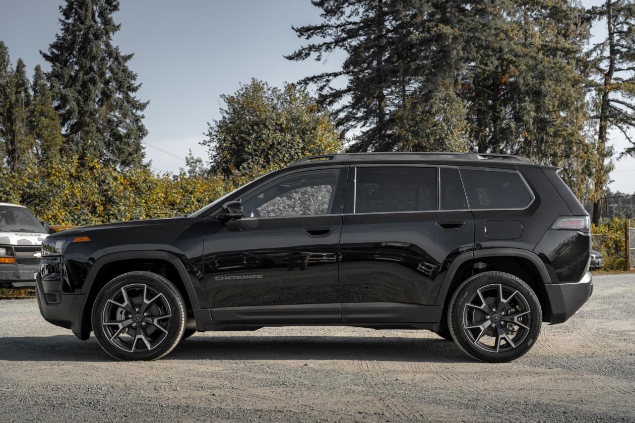 2026 Jeep Cherokee Overland T283068