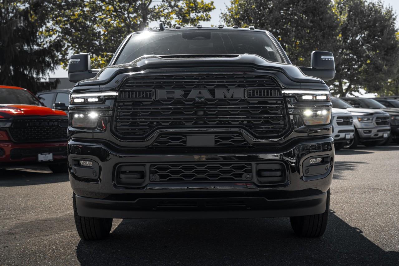 2027 RAM 3500 Limited V384801
