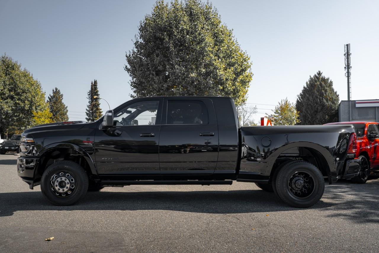 2027 RAM 3500 Limited V384801