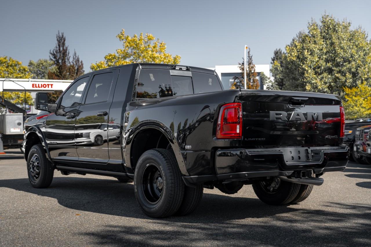 2027 RAM 3500 Limited V384801