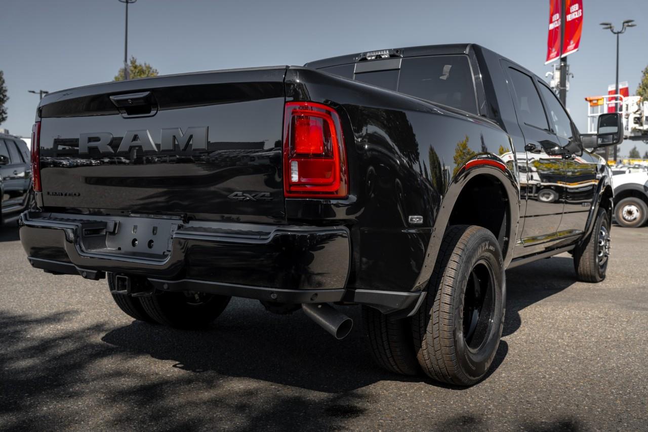 2027 RAM 3500 Limited V384801