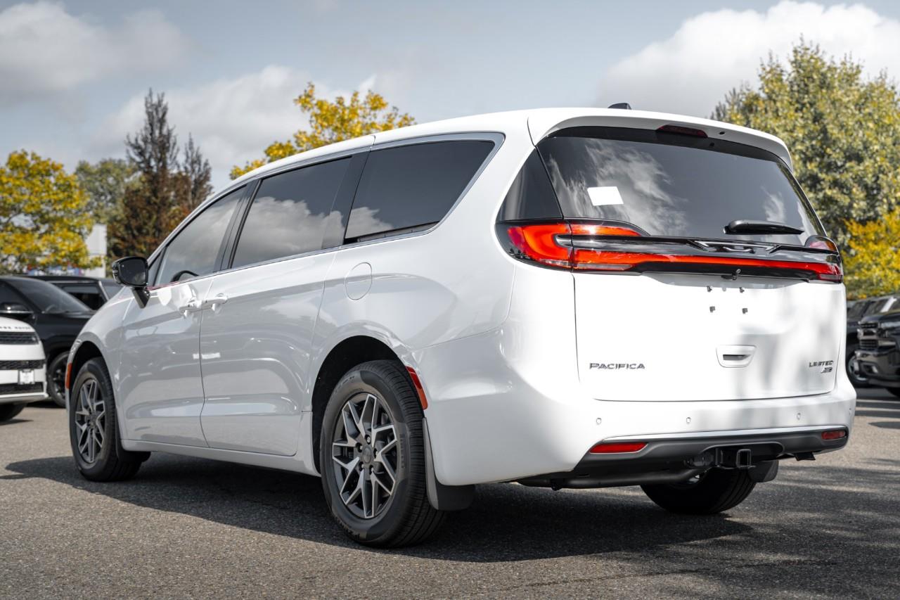 2027 Chrysler Pacifica Limited V604864