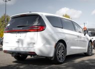 2027 Chrysler Pacifica Limited V604864