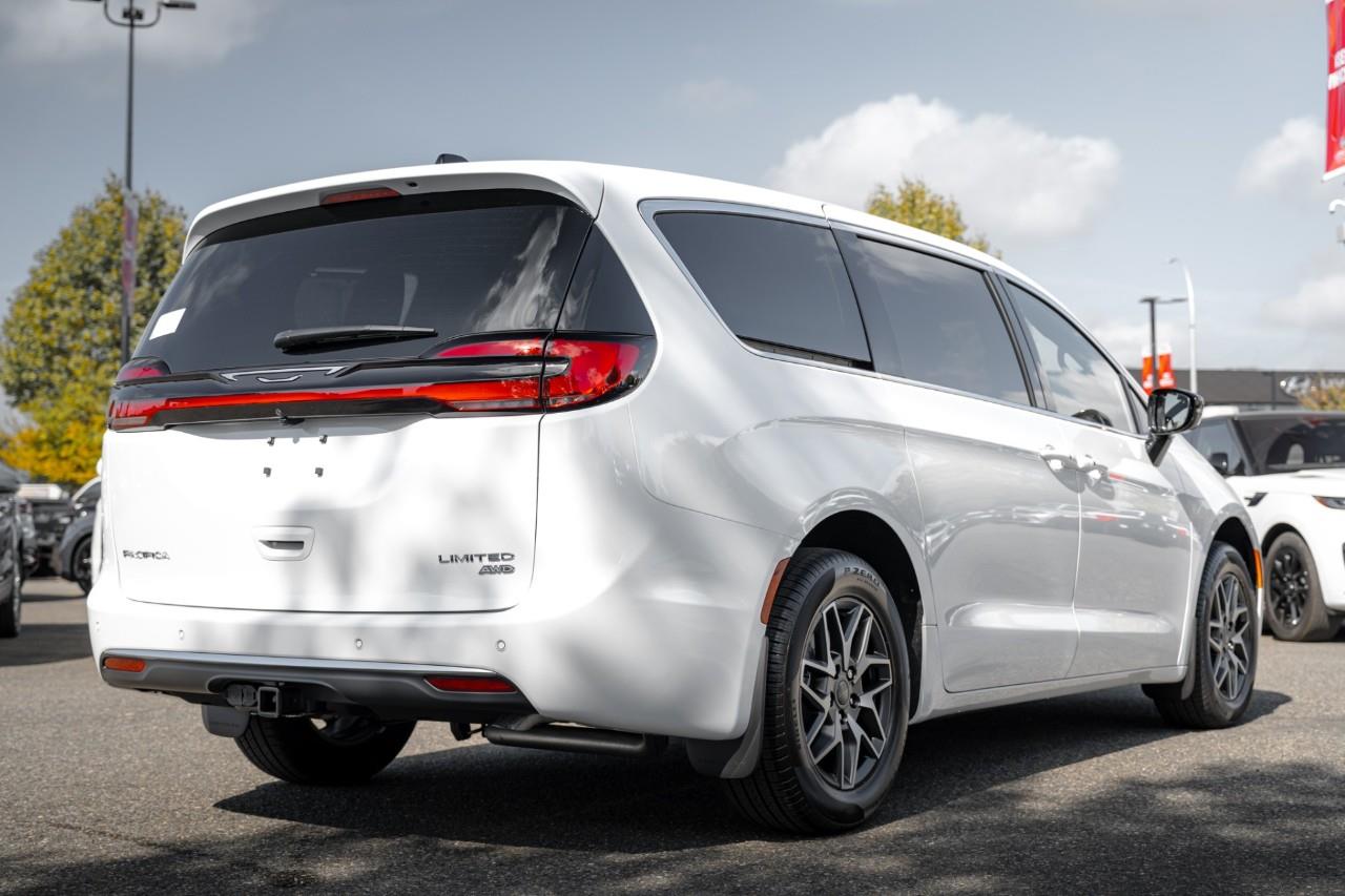 2027 Chrysler Pacifica Limited V604864