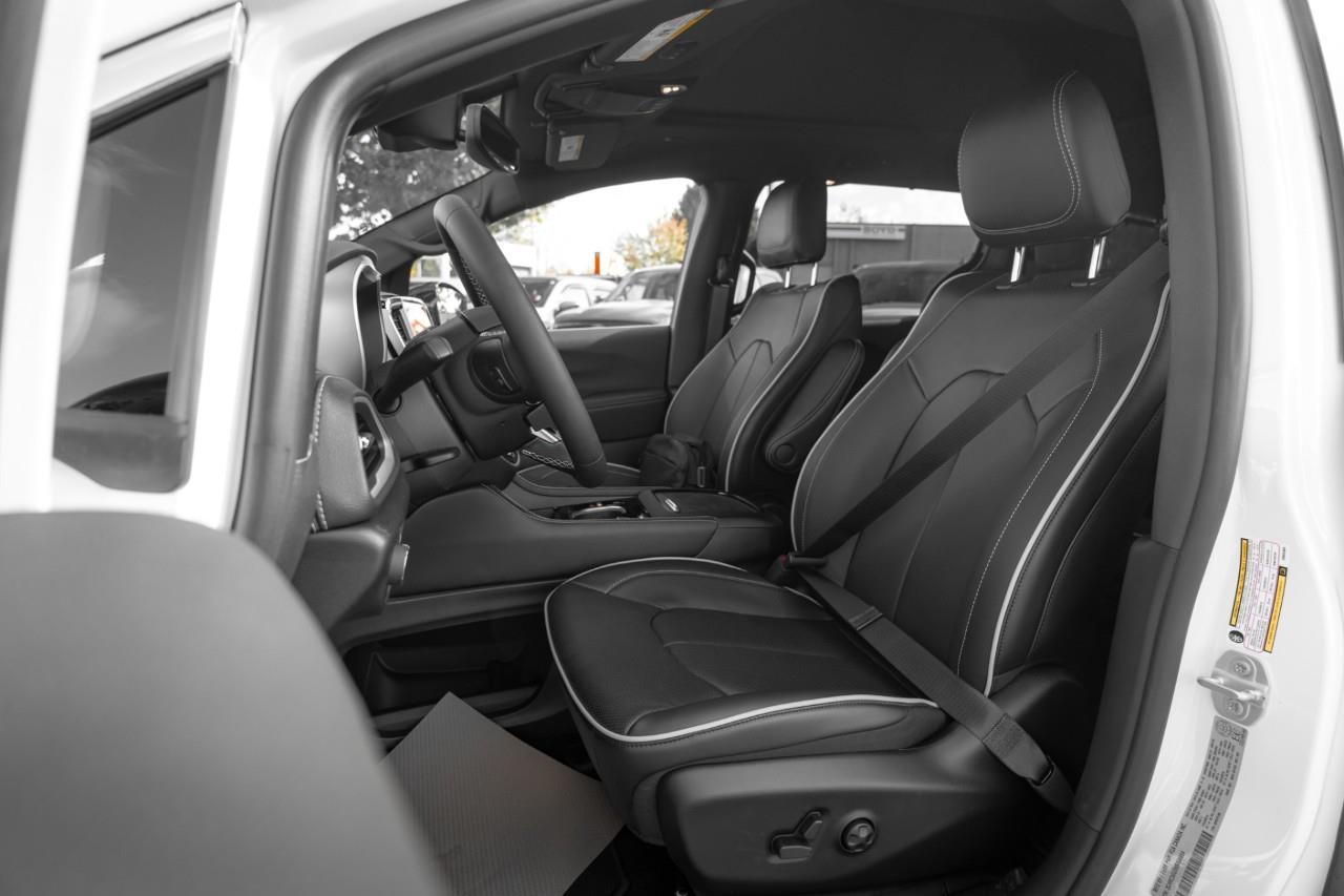 2027 Chrysler Pacifica Limited V604864