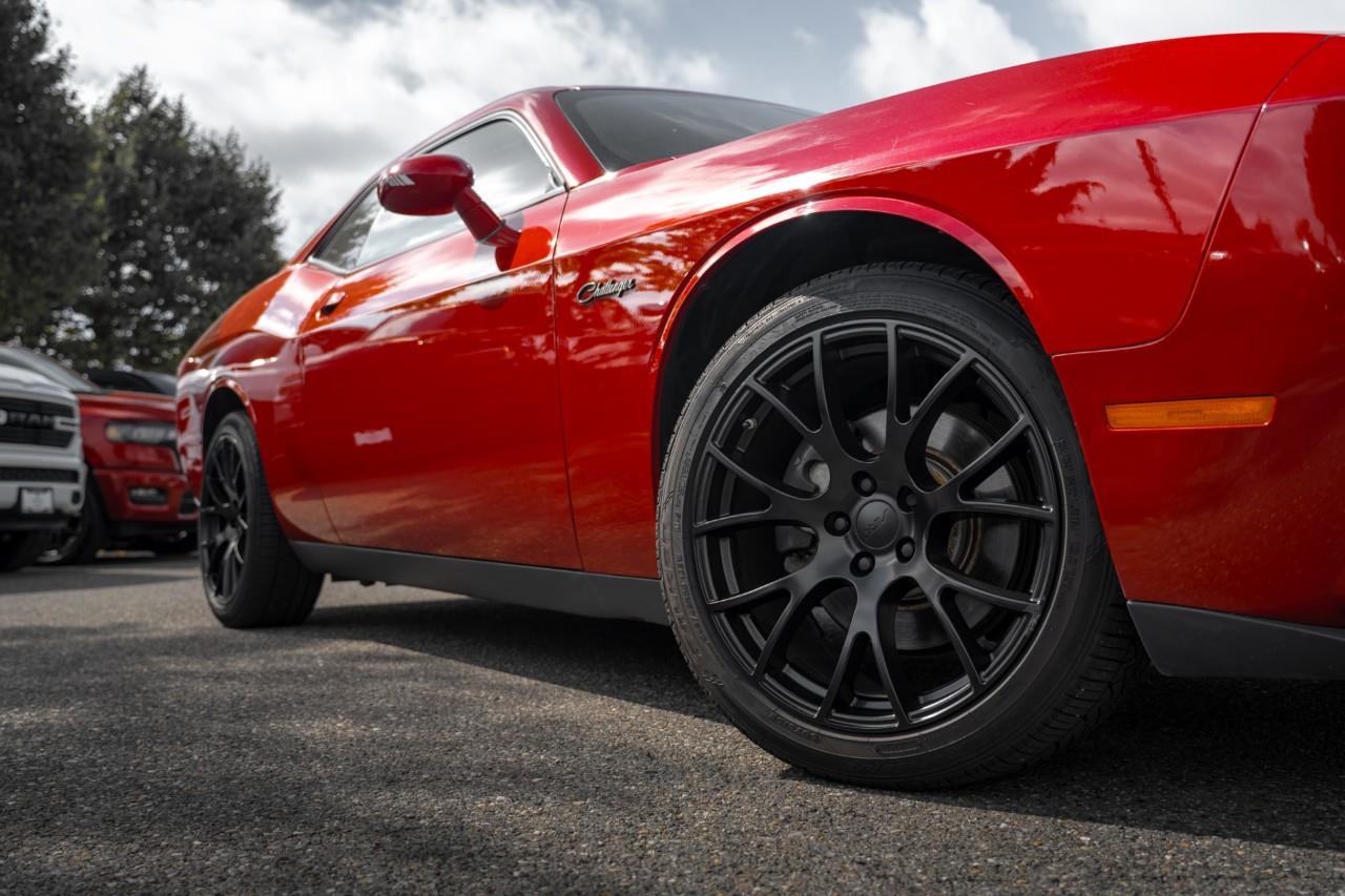 2015 Dodge Challenger SXT Plus or R/T LC3098