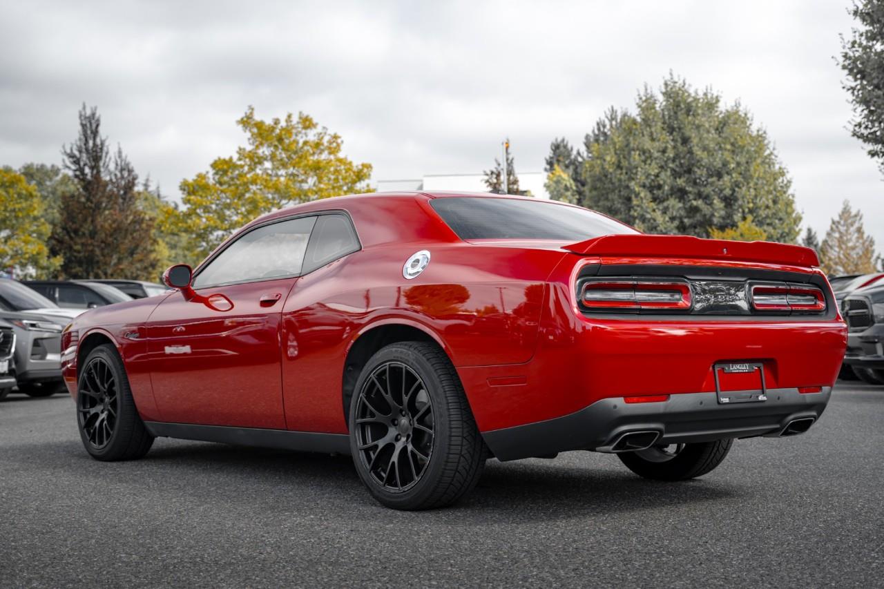 2015 Dodge Challenger SXT Plus or R/T LC3098