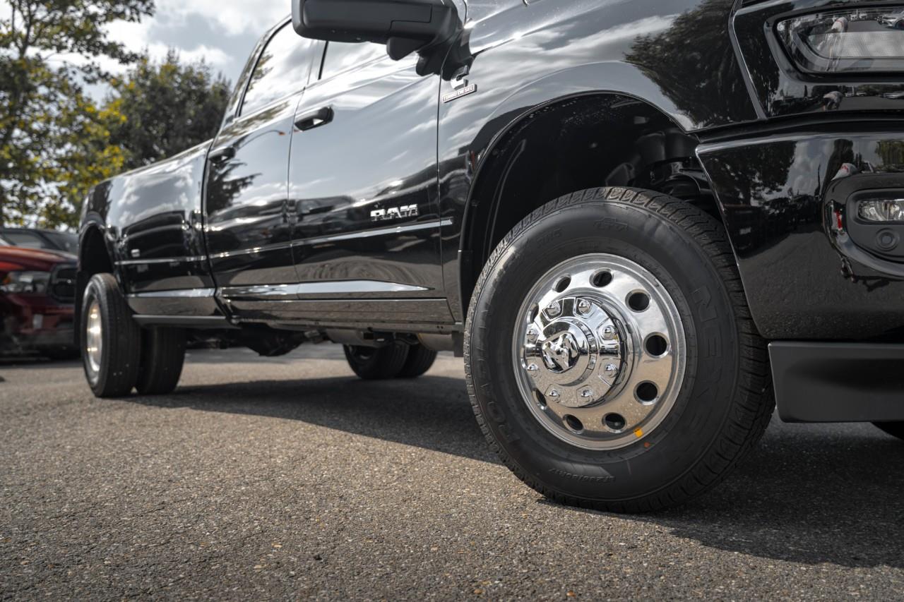 2027 RAM 3500 Big Horn V385934