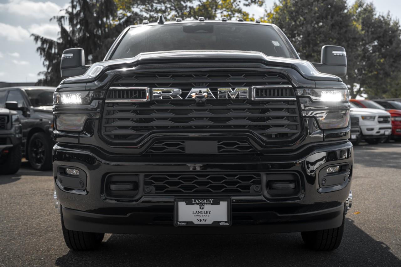 2027 RAM 3500 Big Horn V385934