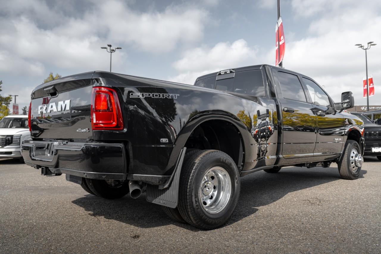 2027 RAM 3500 Big Horn V385934