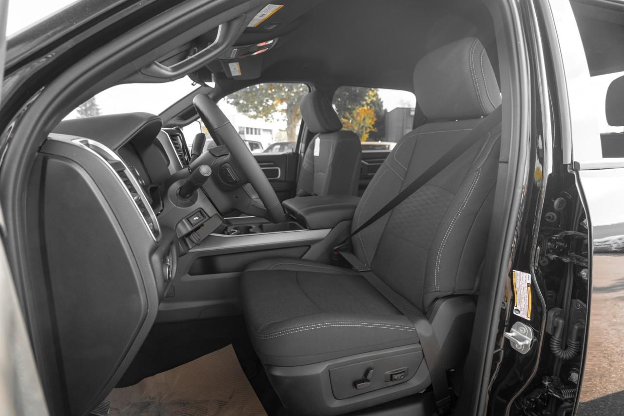 2027 RAM 3500 Big Horn V385934