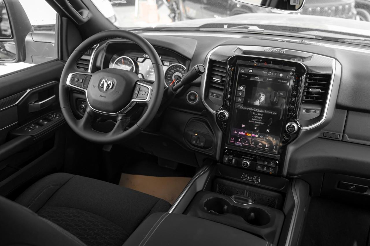 2027 RAM 3500 Big Horn V385934