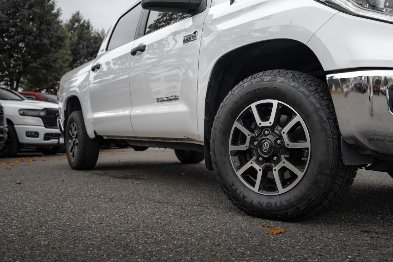 2018 Toyota Tundra SR5 Plus 5.7L V8 LC3072