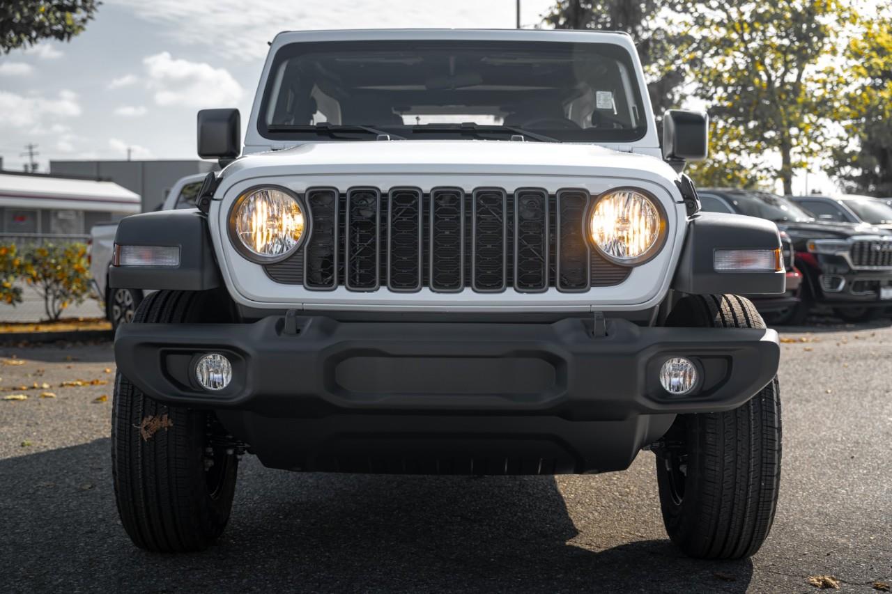 2027 Jeep Wrangler Sport V574008