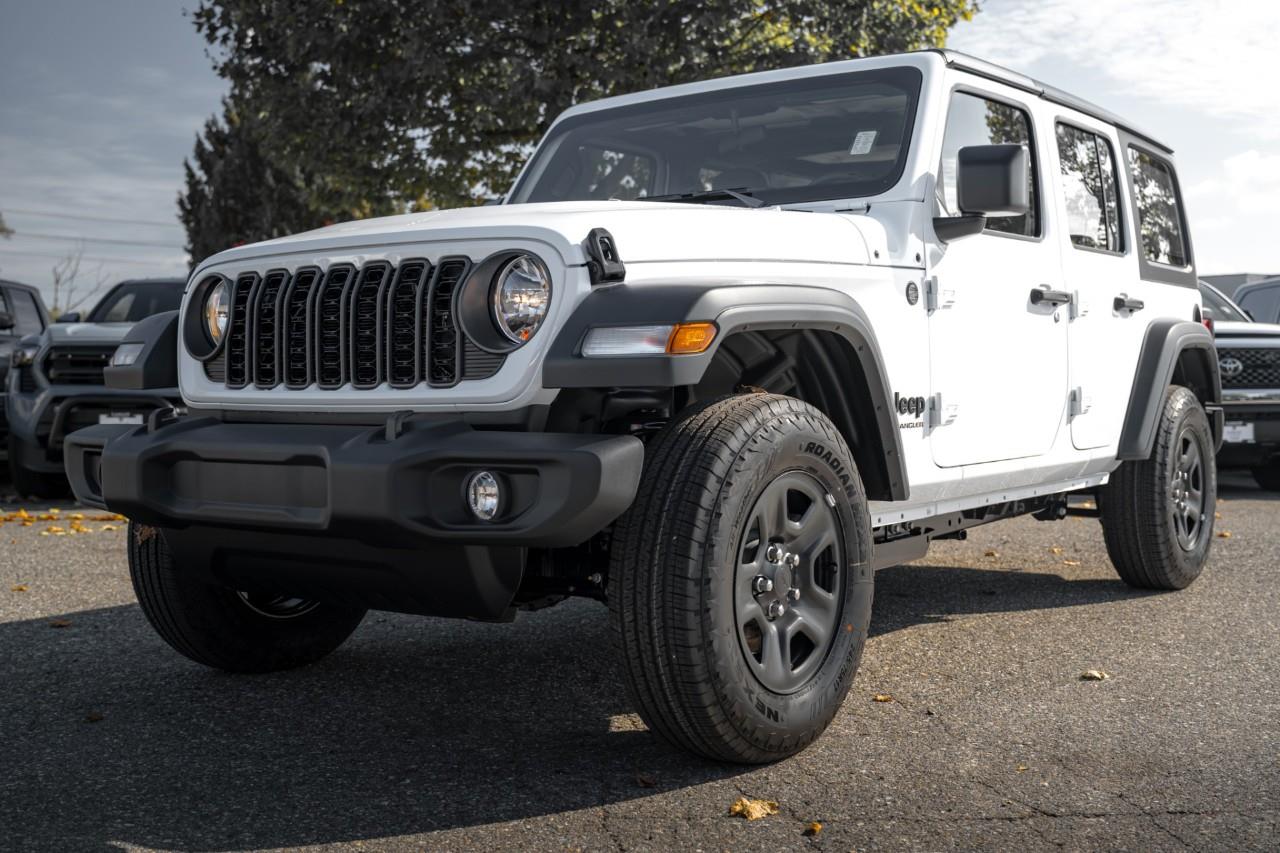 2027 Jeep Wrangler Sport V574008