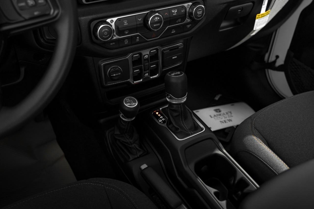 2027 Jeep Wrangler Sport V574008
