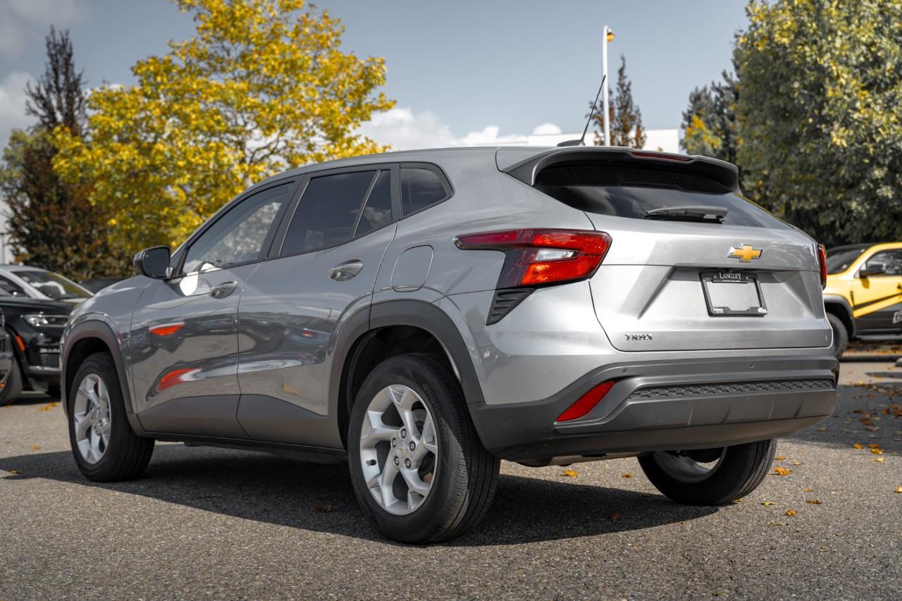 2025 Chevrolet Trax LS T235402A