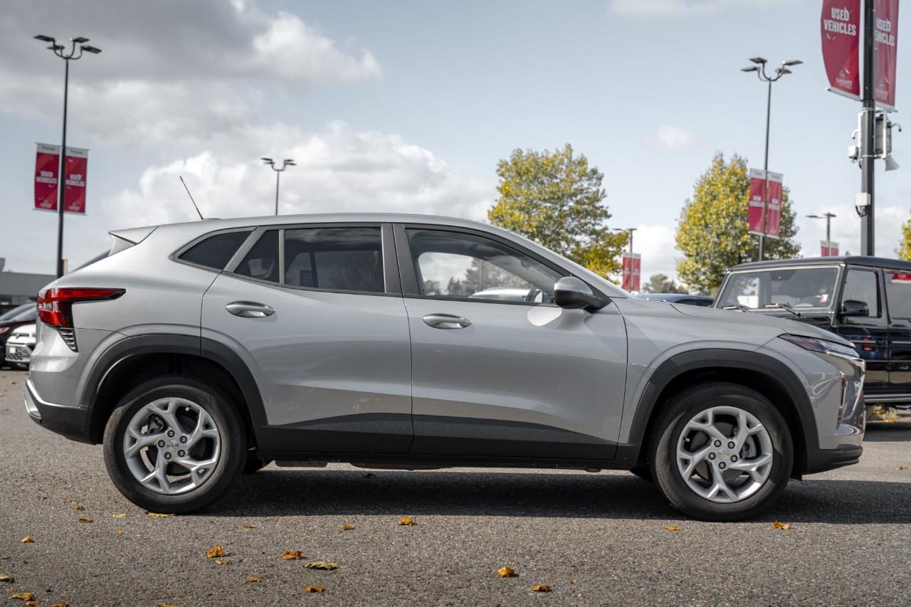 2025 Chevrolet Trax LS T235402A