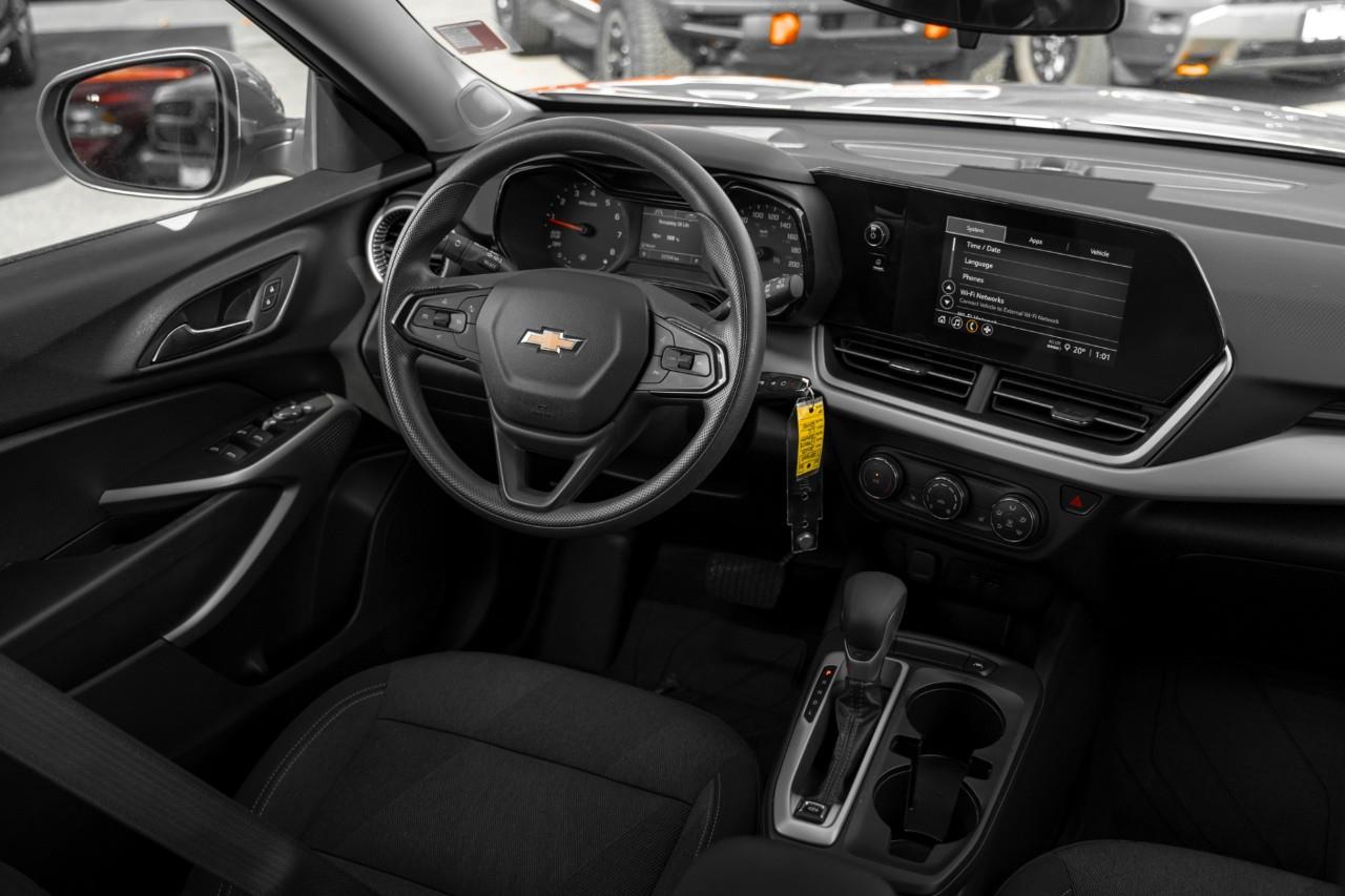 2025 Chevrolet Trax LS T235402A