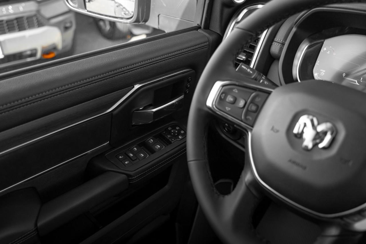 2027 RAM 3500 Laramie V398943