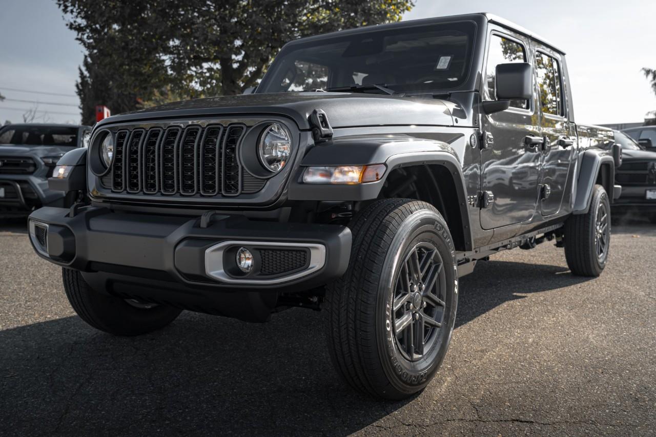 2027 Jeep Gladiator Sport S V555299