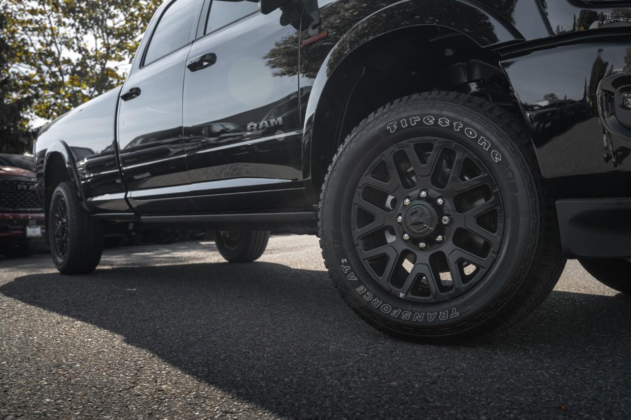 2027 RAM 3500 Limited V384804