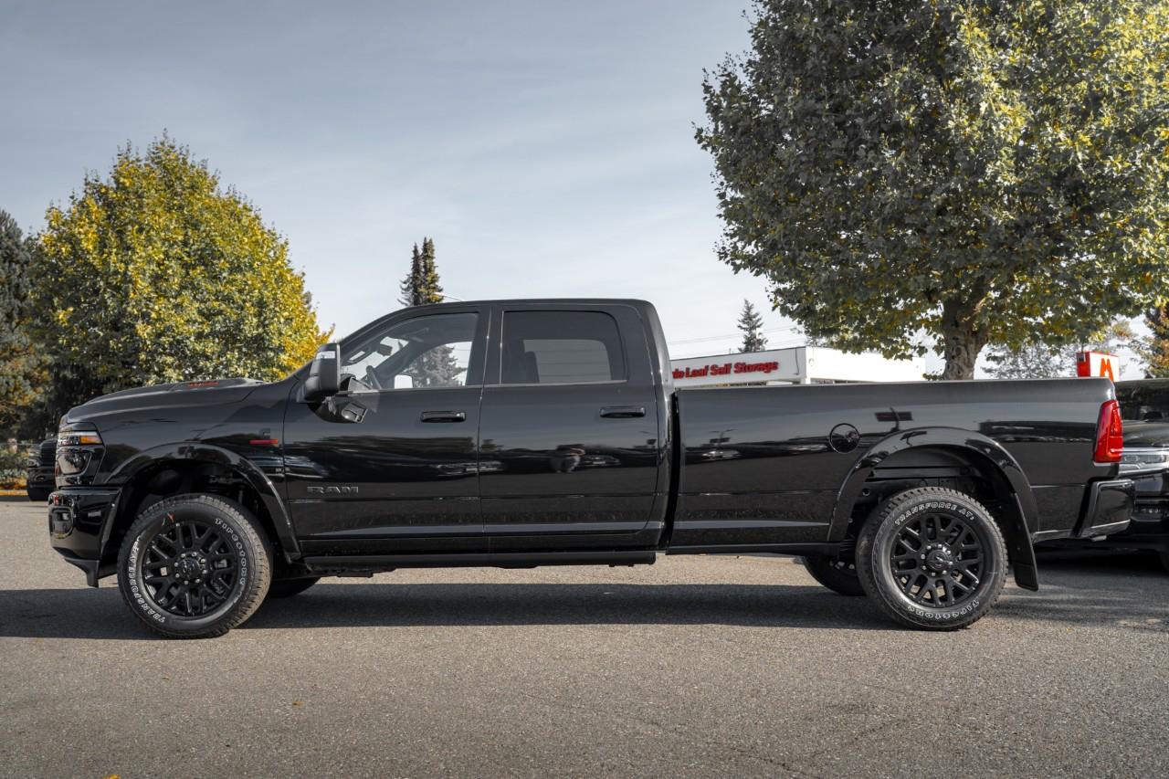 2027 RAM 3500 Limited V384804