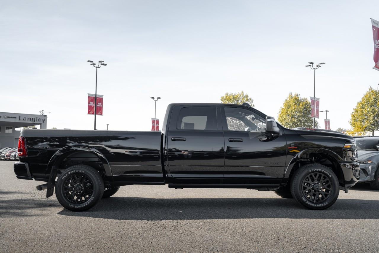 2027 RAM 3500 Limited V384804