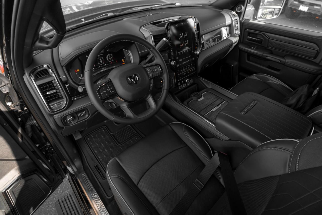 2027 RAM 3500 Limited V384804