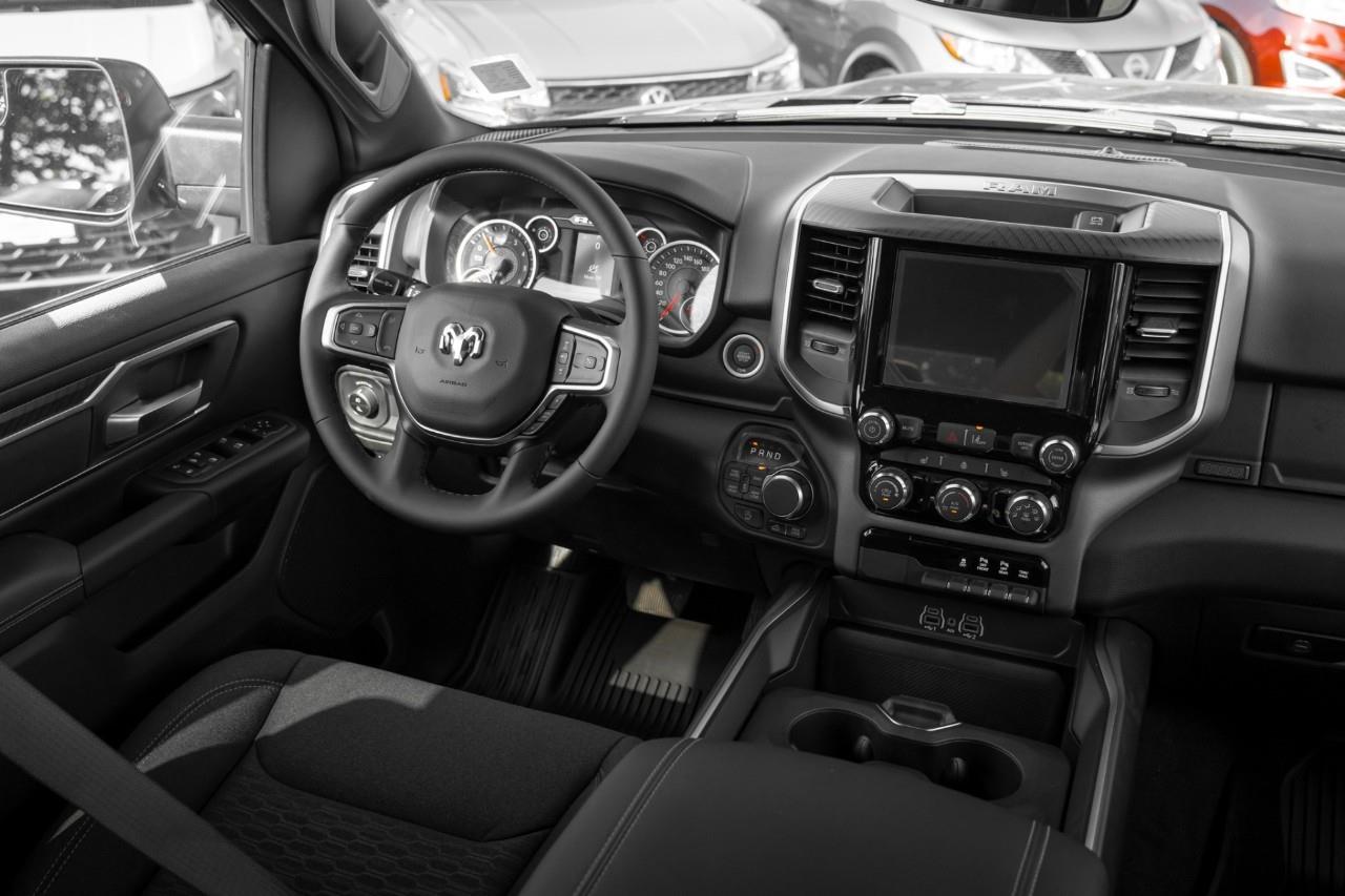 2027 RAM 1500 Big Horn V504117