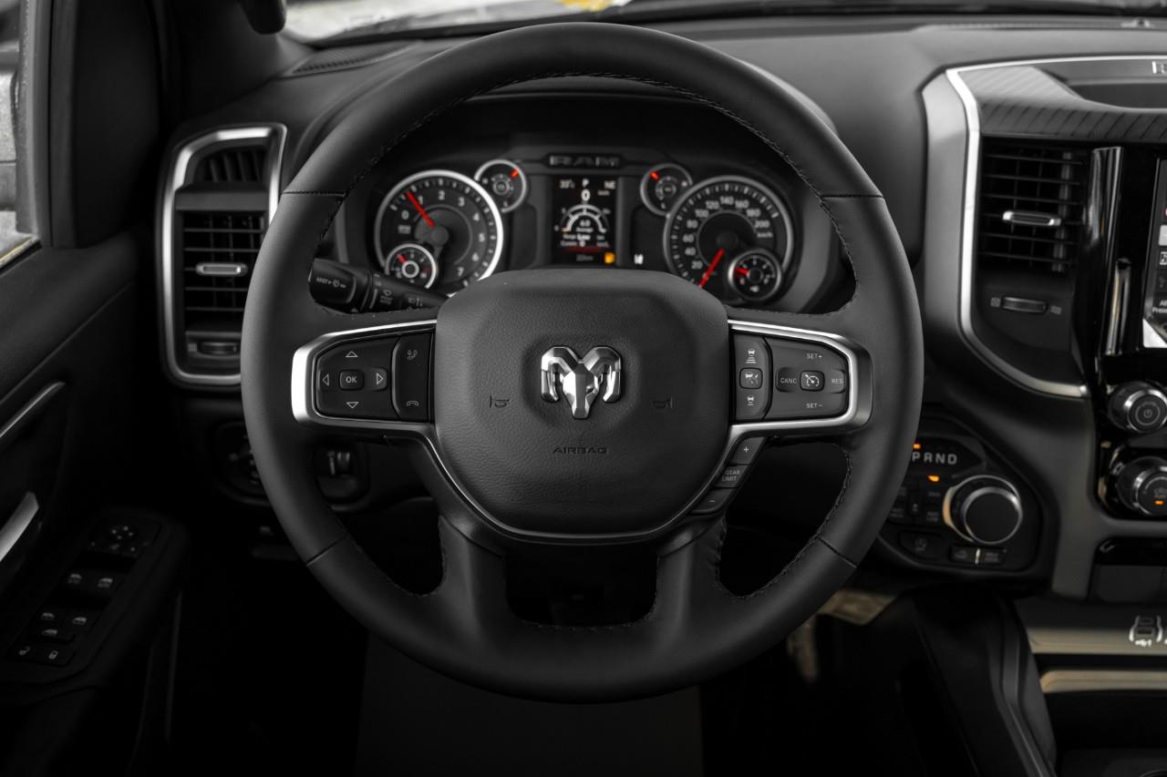2027 RAM 1500 Big Horn V501837