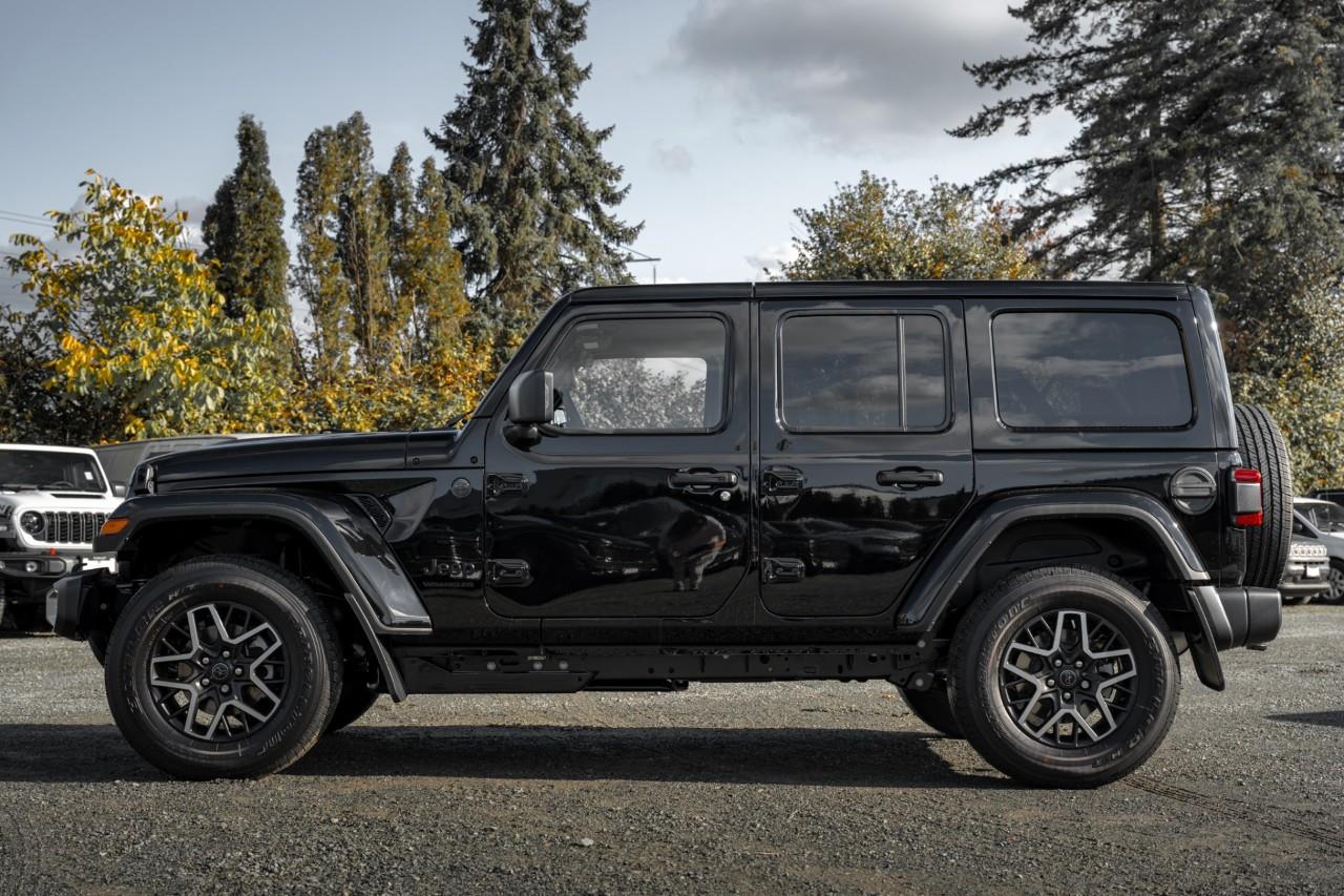 2027 Jeep Wrangler Sahara V571652