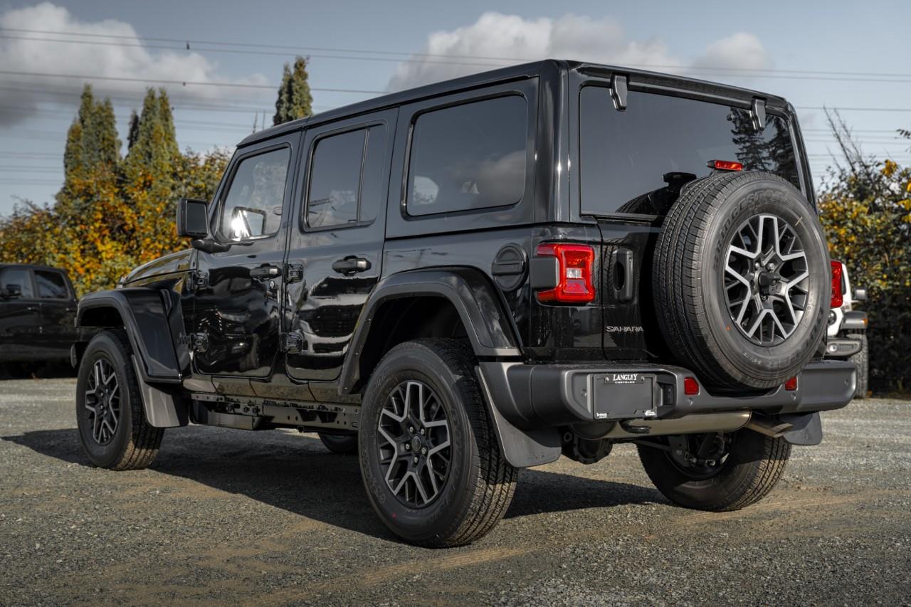 2027 Jeep Wrangler Sahara V571652