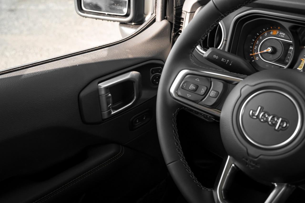 2027 Jeep Wrangler Sahara V571652
